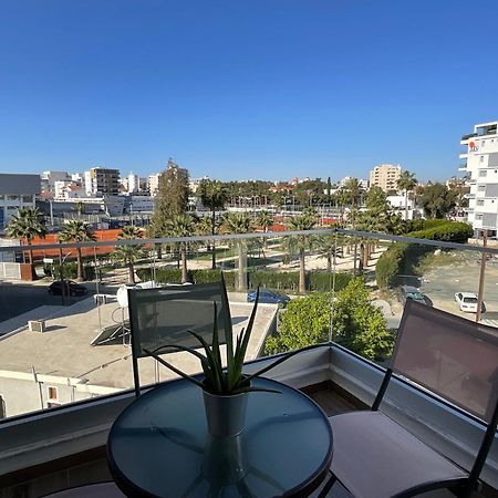 Appartamento Le Voyageur Larnaca Esterno foto