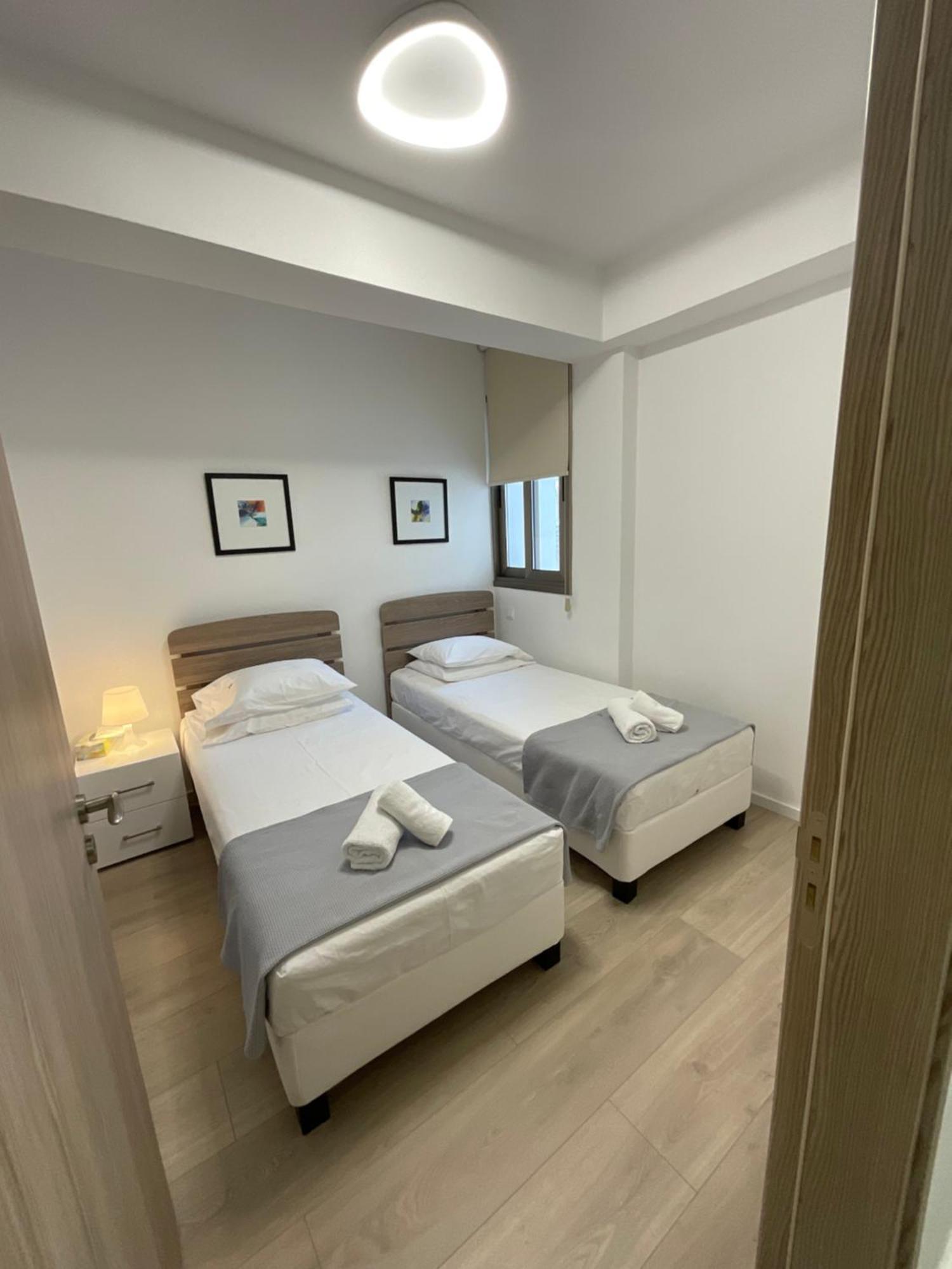 Appartamento Le Voyageur Larnaca Esterno foto