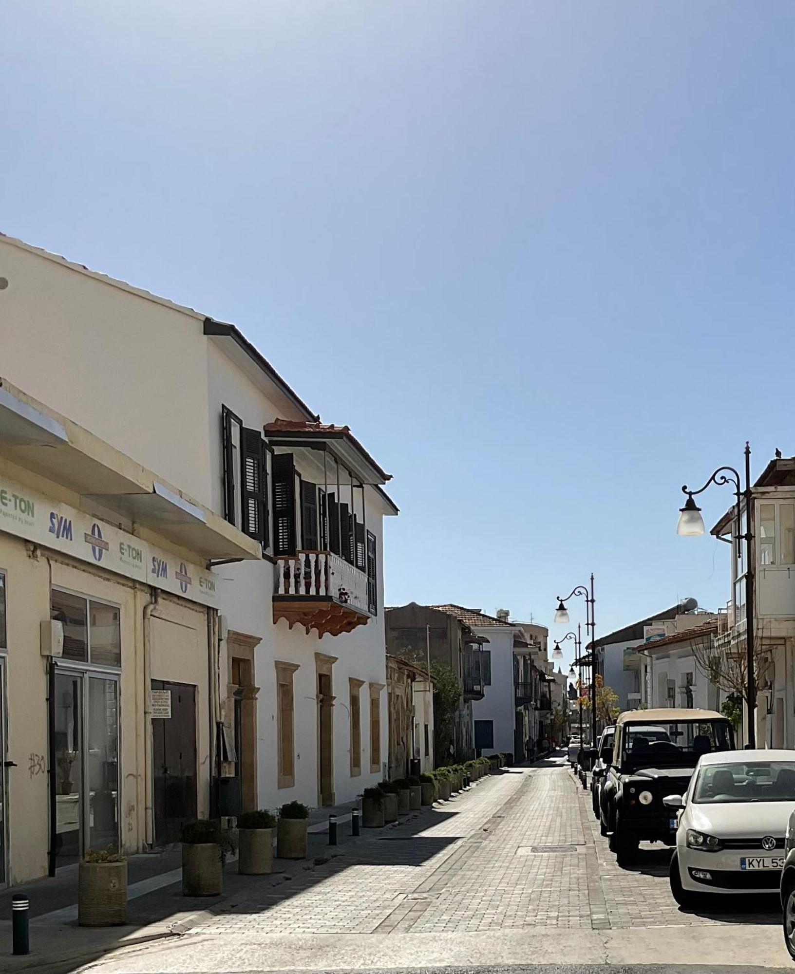 Appartamento Le Voyageur Larnaca Esterno foto