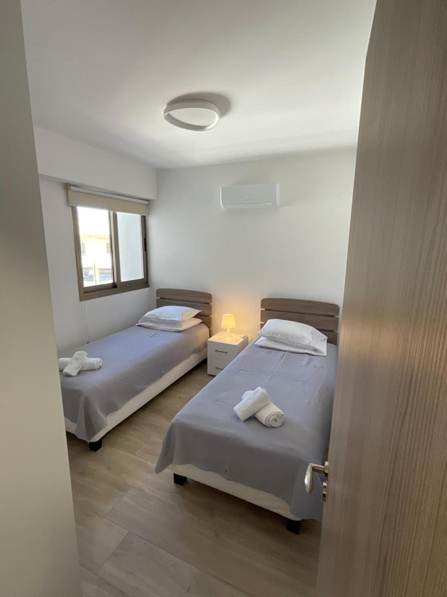Appartamento Le Voyageur Larnaca Esterno foto